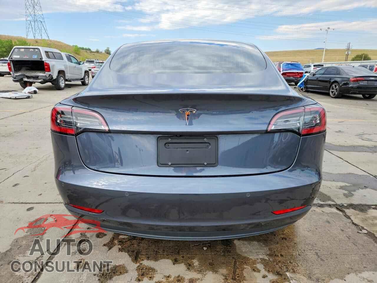 TESLA MODEL 3 2018 - 5YJ3E1EB9JF111874