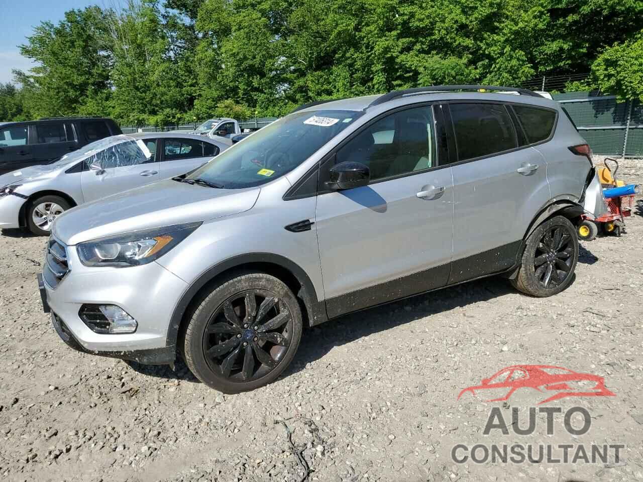 FORD ESCAPE 2017 - 1FMCU9G9XHUE03767