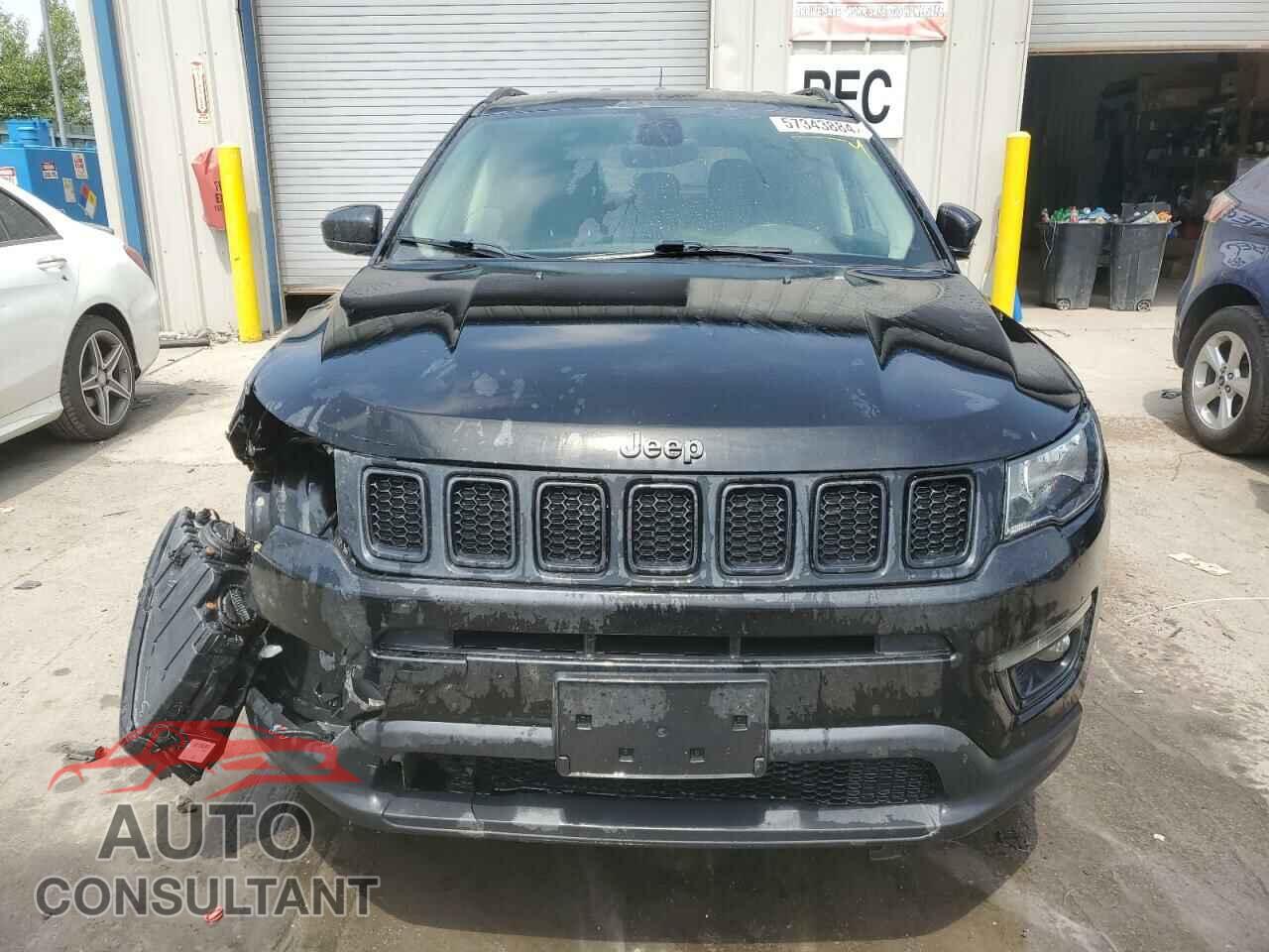 JEEP COMPASS 2018 - 3C4NJDBB8JT304321