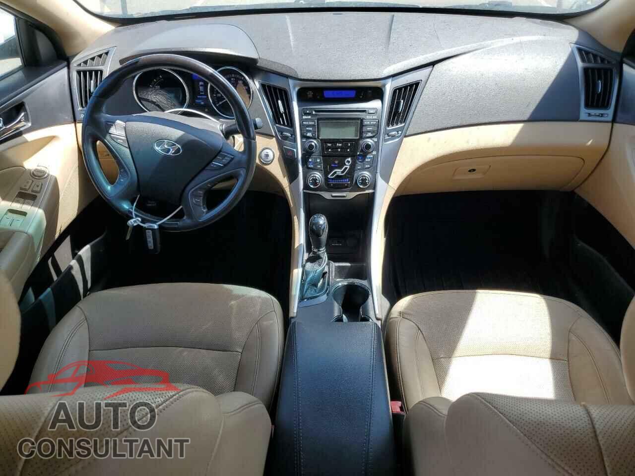 HYUNDAI SONATA 2012 - KMHEC4A46CA042480