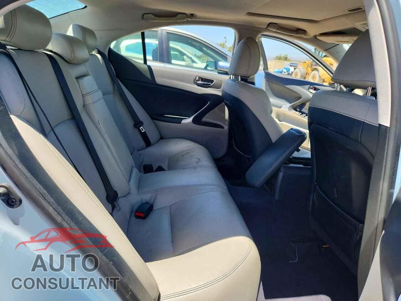LEXUS IS 2011 - JTHBF5C26B5154637