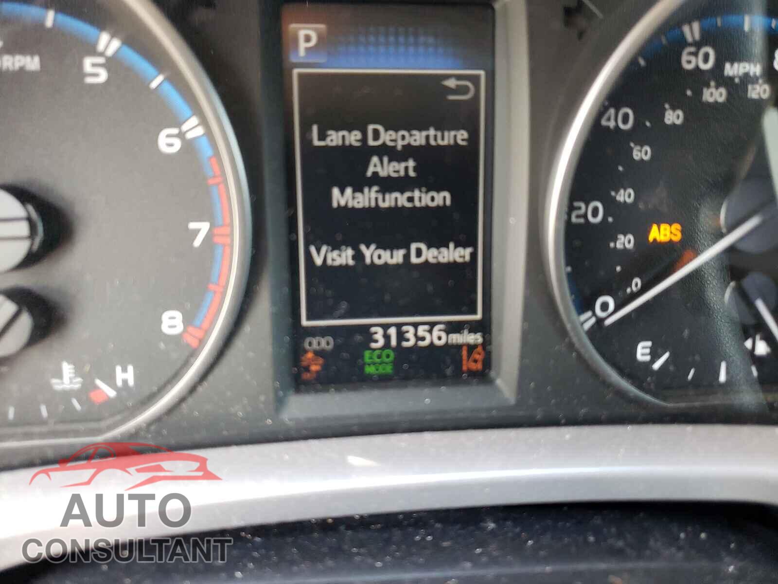 TOYOTA RAV4 2017 - JTMBFREV7HJ128564