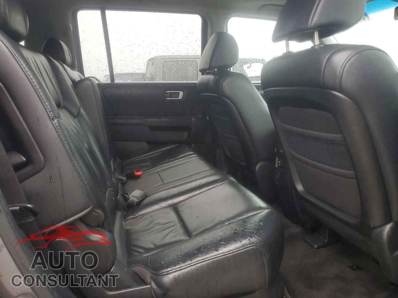 HONDA PILOT 2011 - 5FNYF3H56BB039487