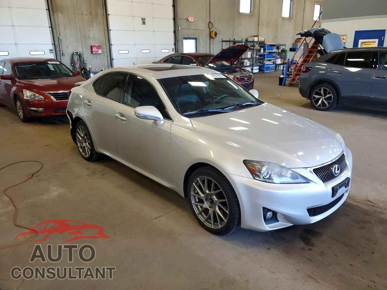 LEXUS IS 2012 - JTHCF5C22C5056100