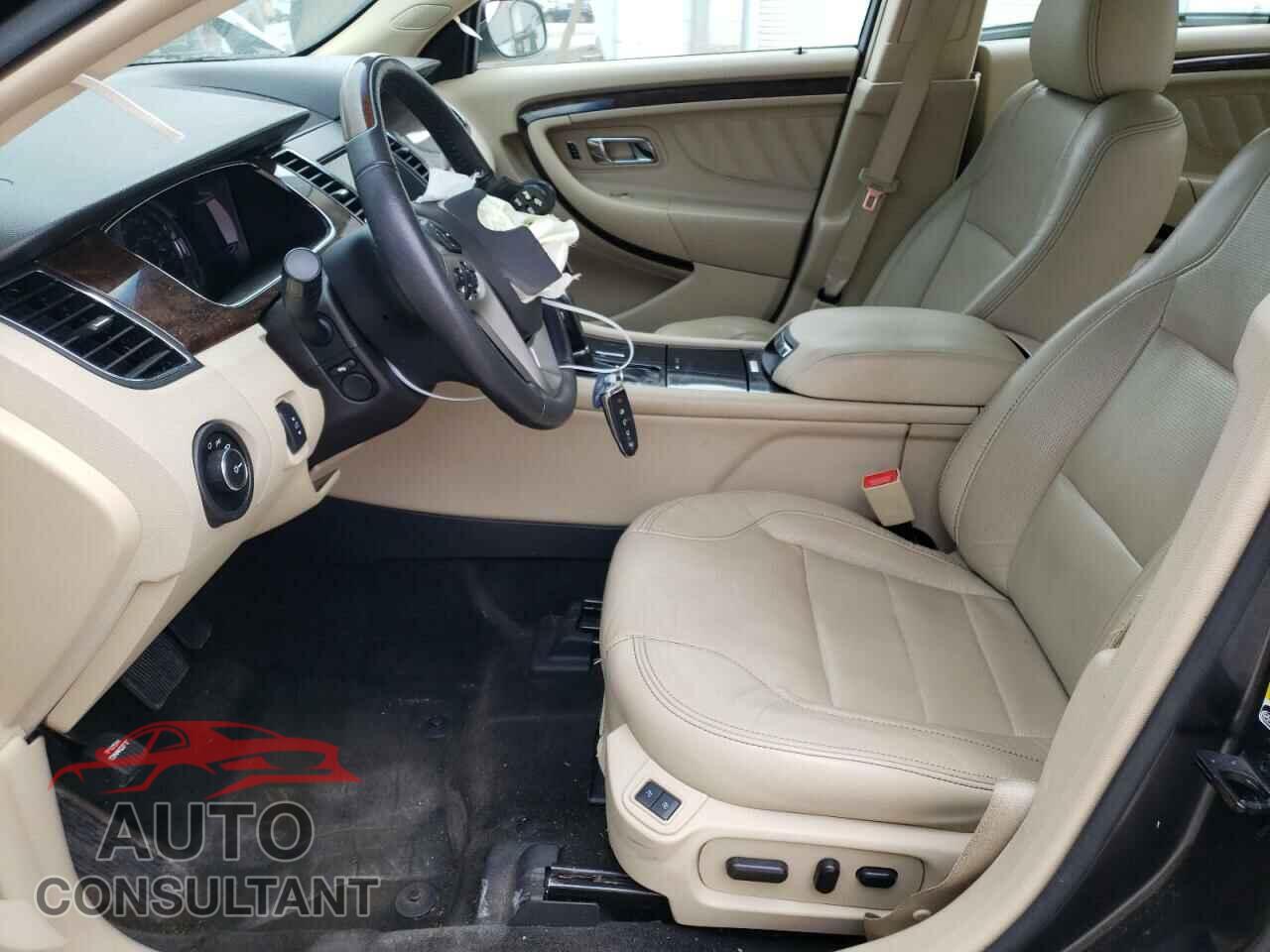 FORD TAURUS 2018 - 1FAHP2F84JG124102