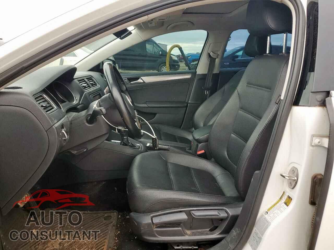 VOLKSWAGEN JETTA 2017 - 3VWDB7AJ3HM330040
