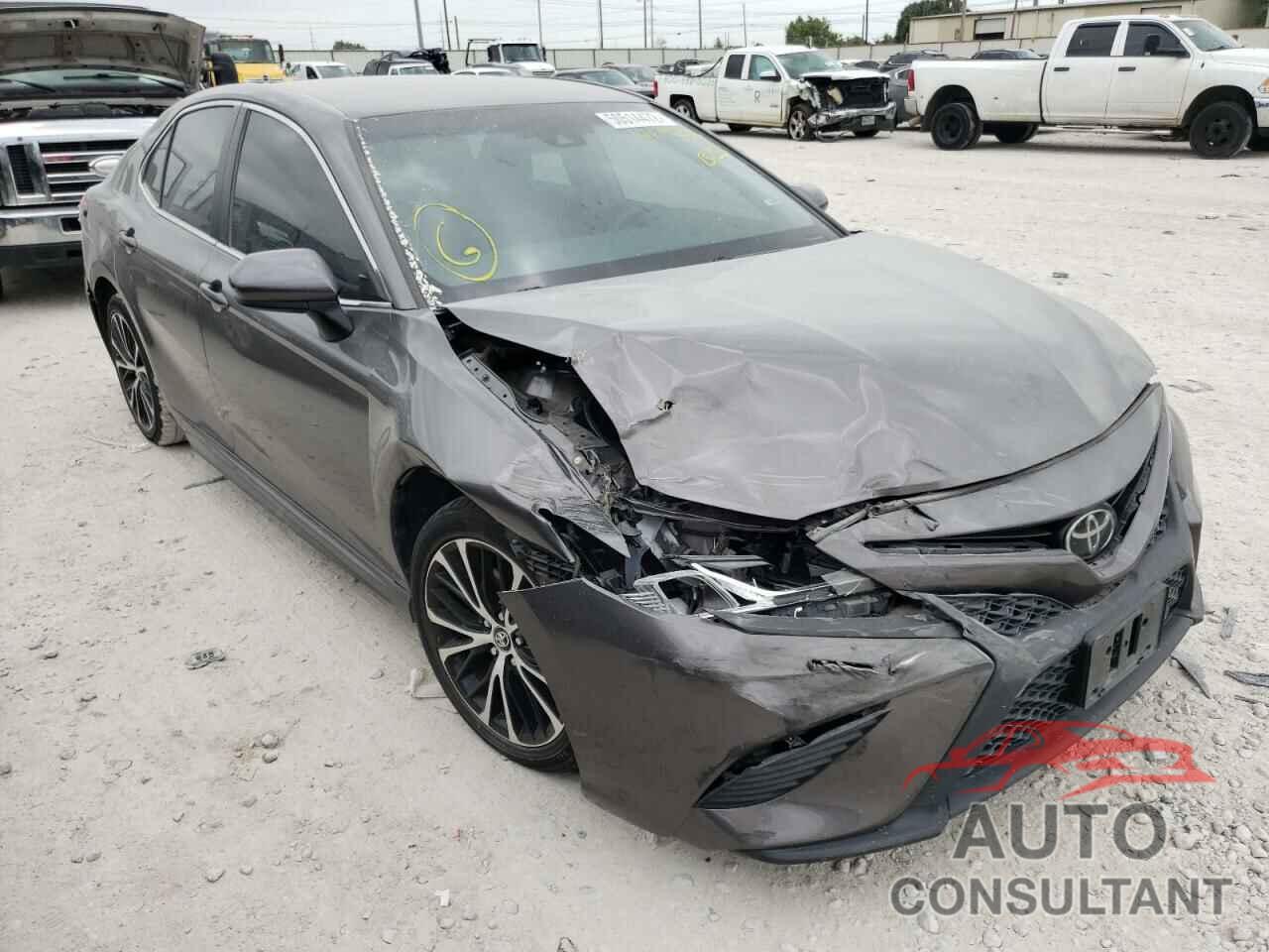 TOYOTA CAMRY 2018 - 4T1B11HK3JU616976