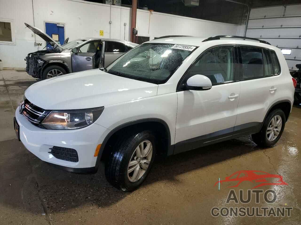 VOLKSWAGEN TIGUAN 2017 - WVGBV7AX1HK013589