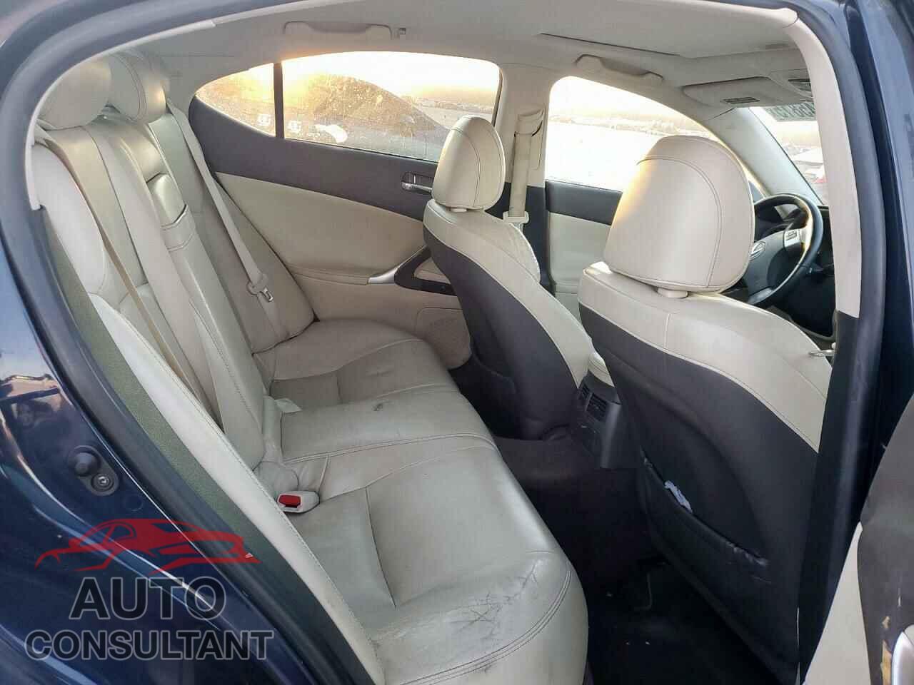 LEXUS IS 2011 - JTHBF5C28B5129870