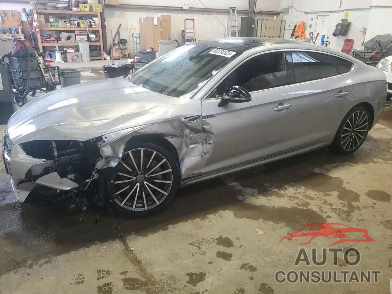 AUDI A5 2019 - WAUBNCF52KA048432