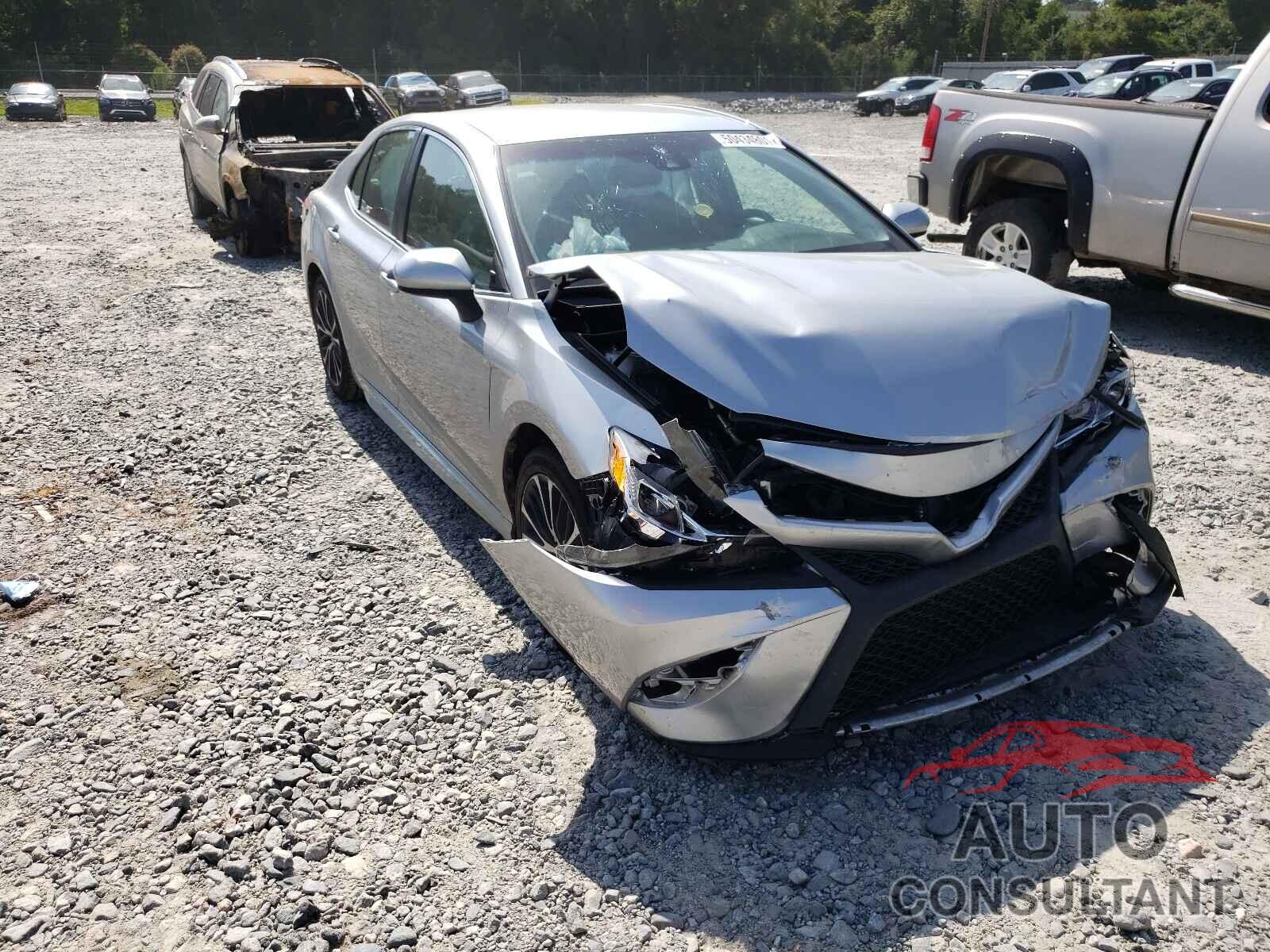 TOYOTA CAMRY 2018 - 4T1B11HK6JU570415