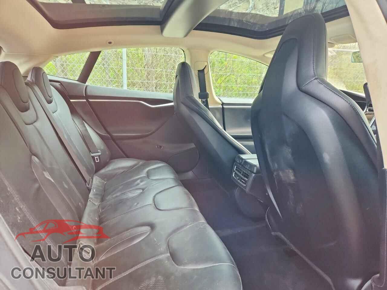 TESLA MODEL S 2013 - 5YJSA1DN0DFP07172