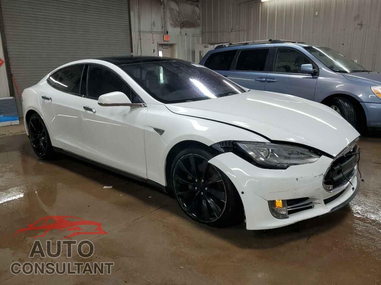 TESLA MODEL S 2015 - 5YJSA1H24FF092628
