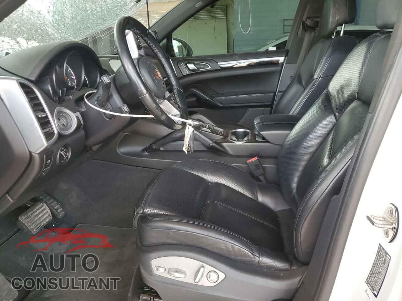 PORSCHE CAYENNE 2017 - WP1AA2A28HKA83625