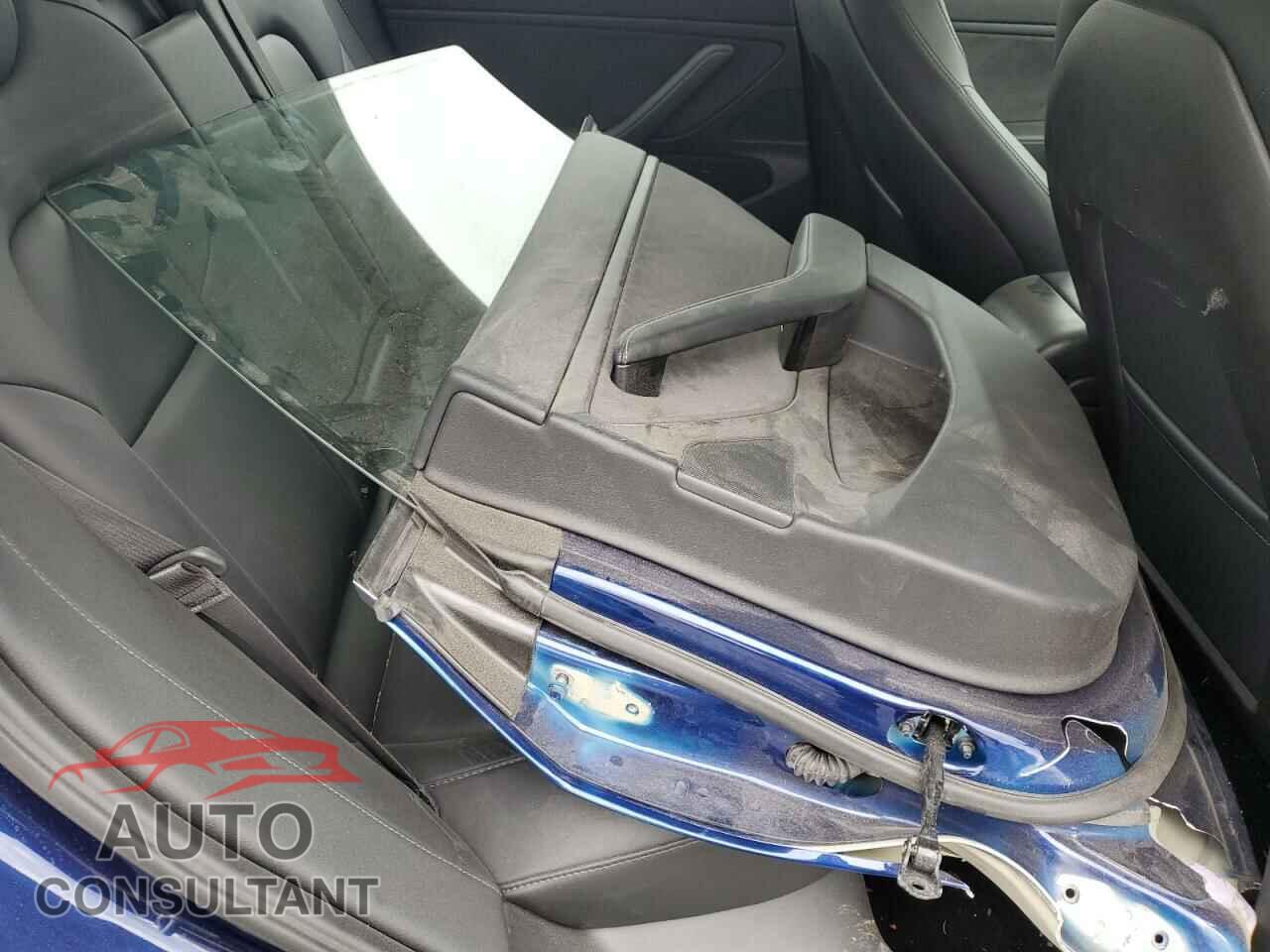 TESLA MODEL 3 2018 - 5YJ3E1EA8JF160135