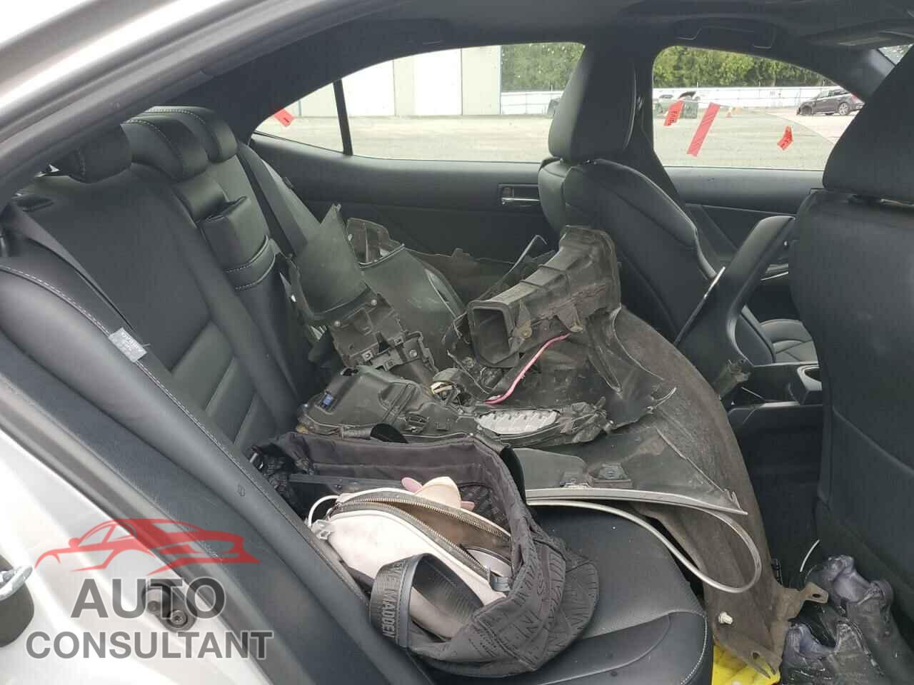LEXUS IS 2015 - JTHCE1D26F5009134