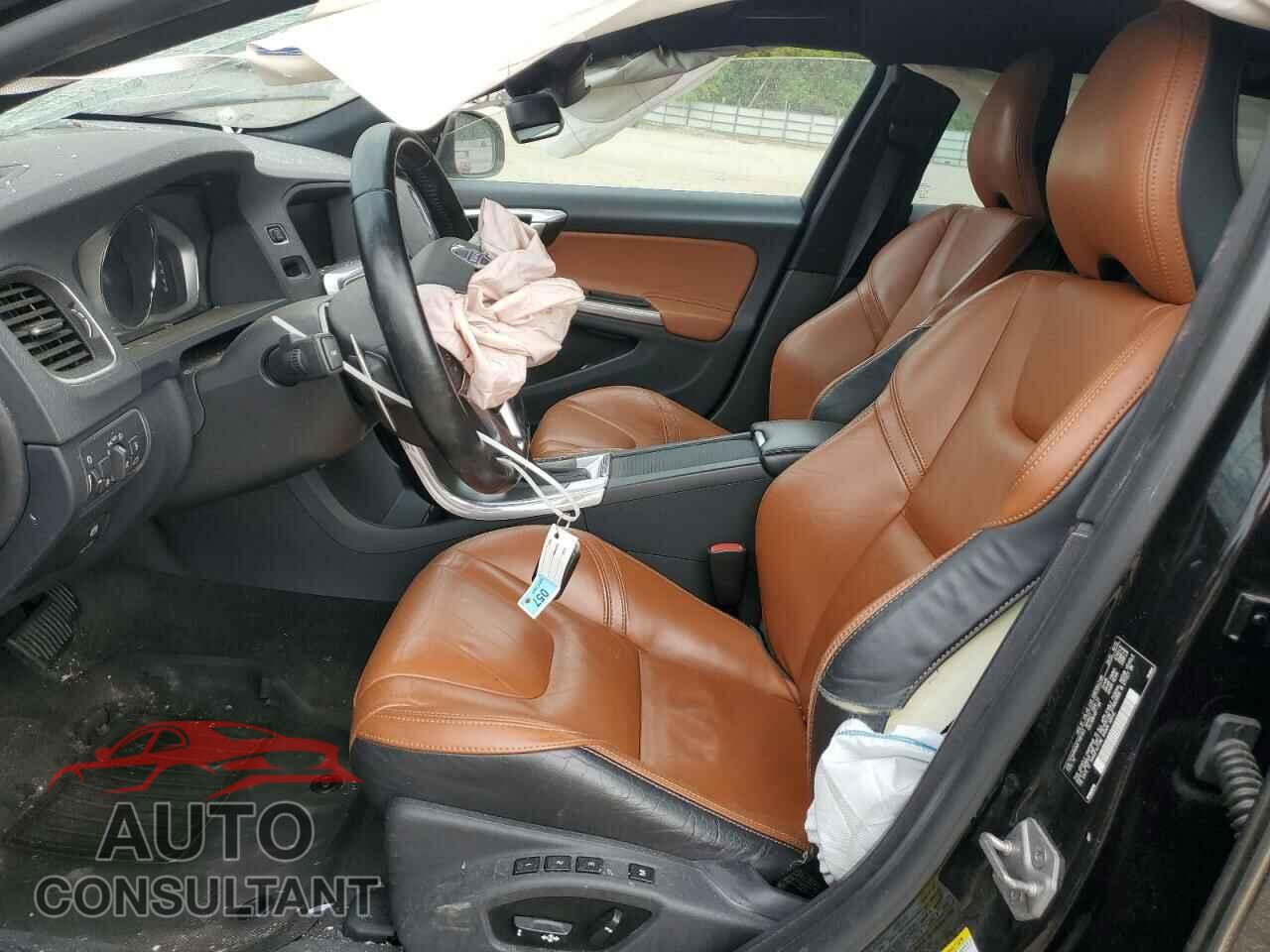 VOLVO V60 2015 - YV140MEB0F1187353