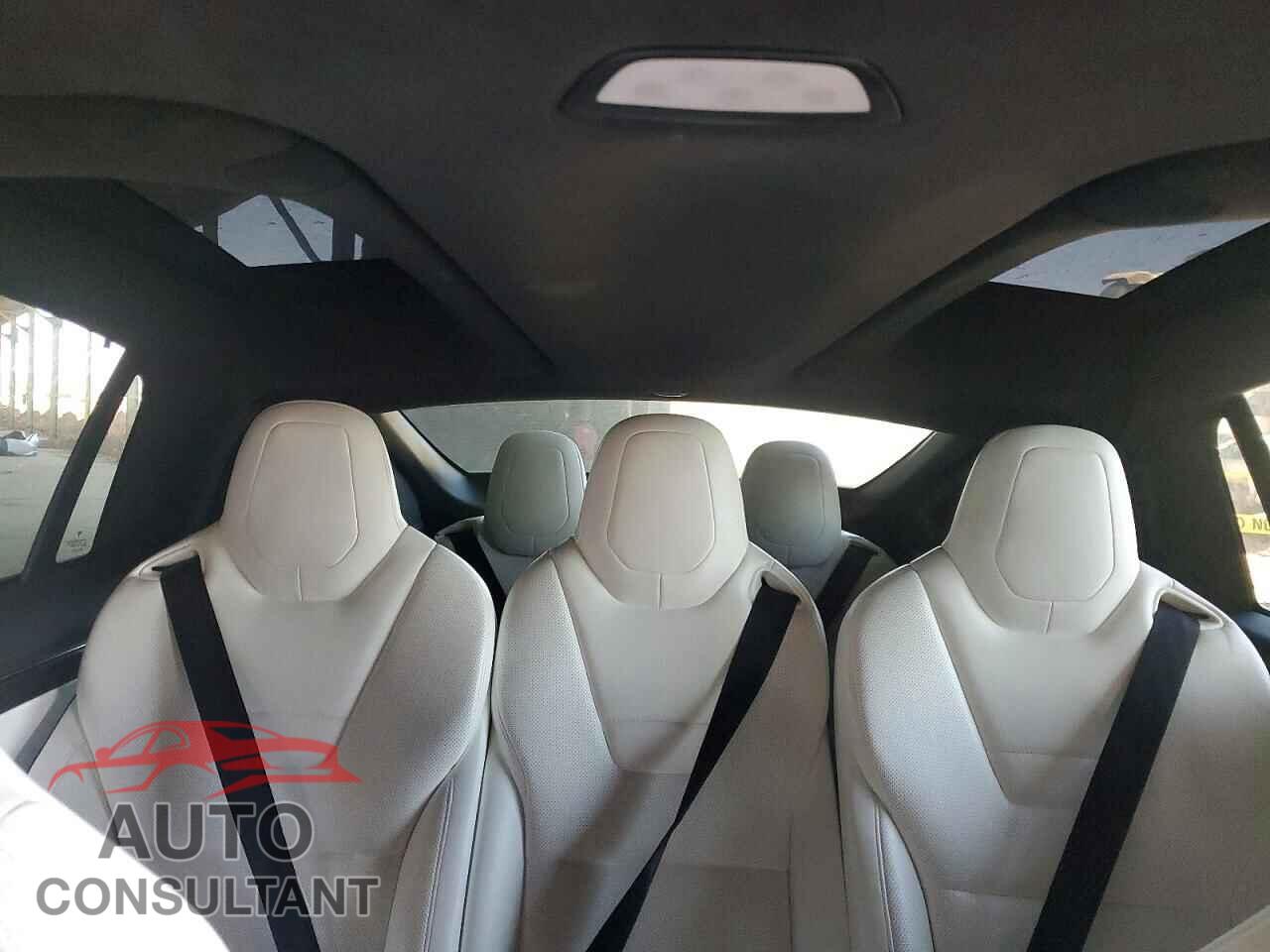 TESLA MODEL X 2016 - 5YJXCAE46GFF00055