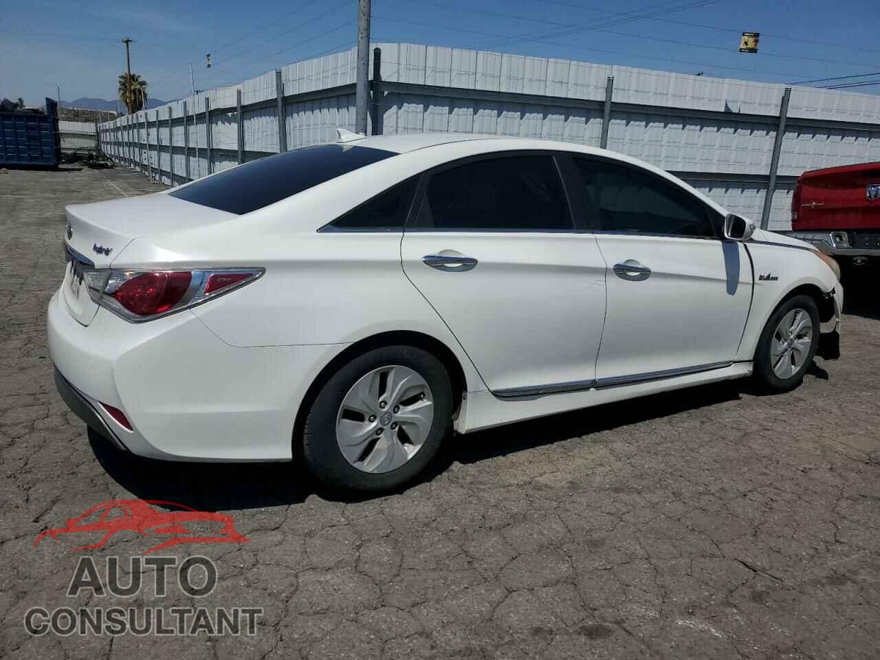 HYUNDAI SONATA 2013 - KMHEC4A42DA065899