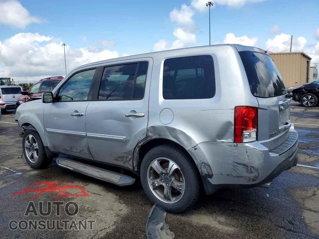 HONDA PILOT 2015 - 5FNYF4H38FB077135