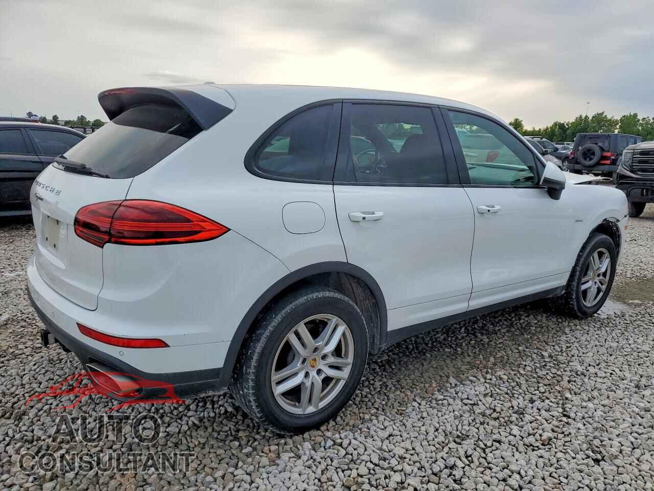 PORSCHE CAYENNE 2016 - WP1AF2A24GKA41193