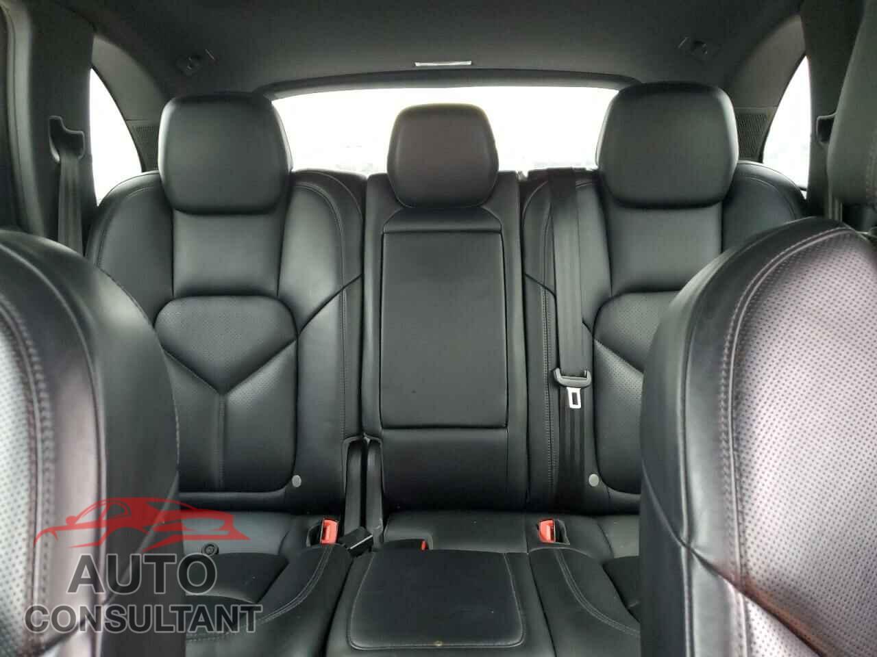 PORSCHE CAYENNE 2016 - WP1AE2A22GLA60807