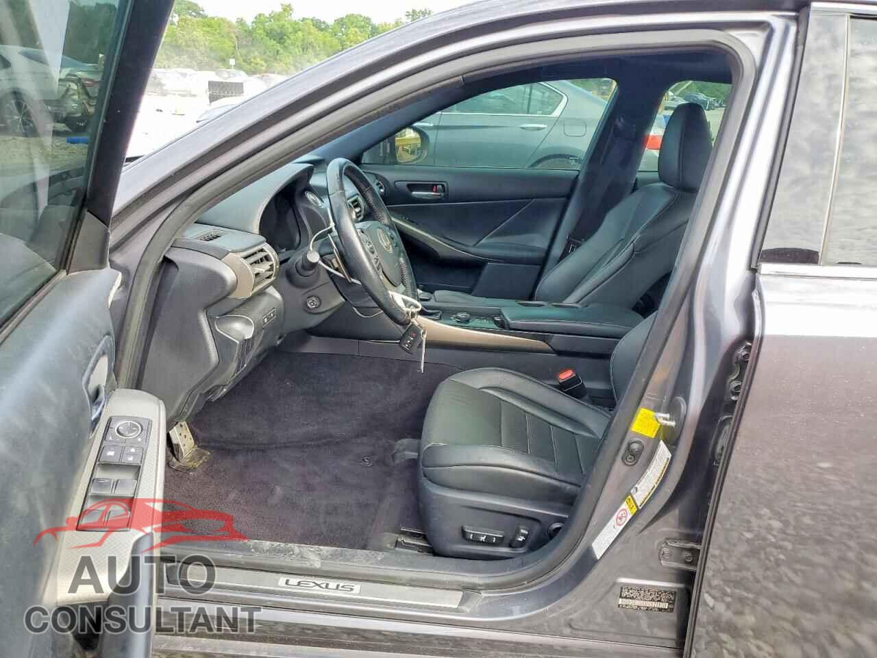 LEXUS IS 2014 - JTHBE1D29E5011132