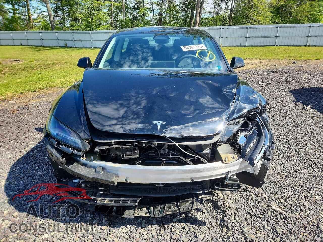 TESLA MODEL 3 2024 - 5YJ3E1EB3RF792822