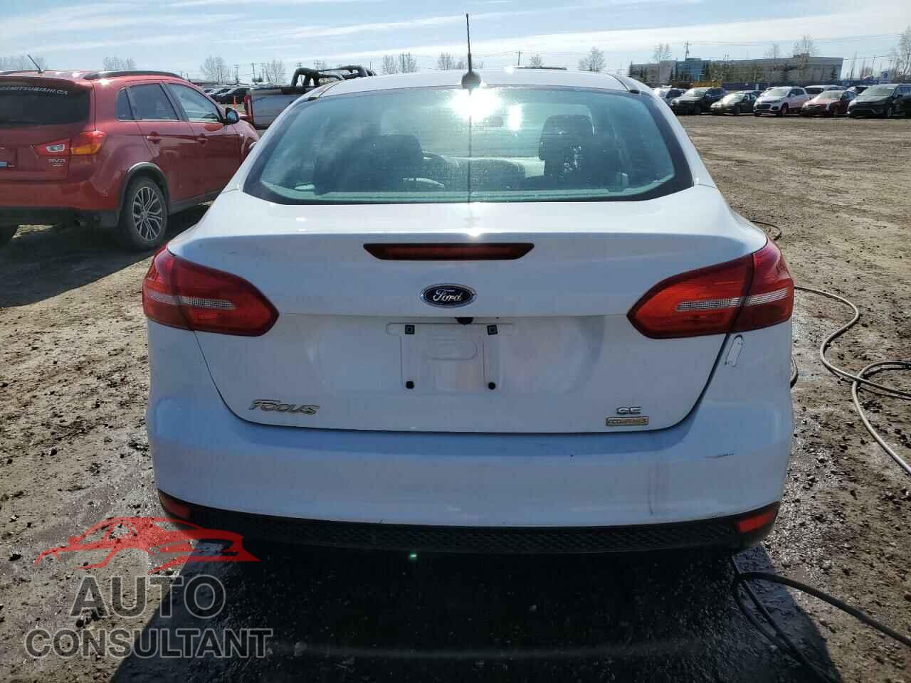 FORD FOCUS 2018 - 1FADP3FE7JL317359