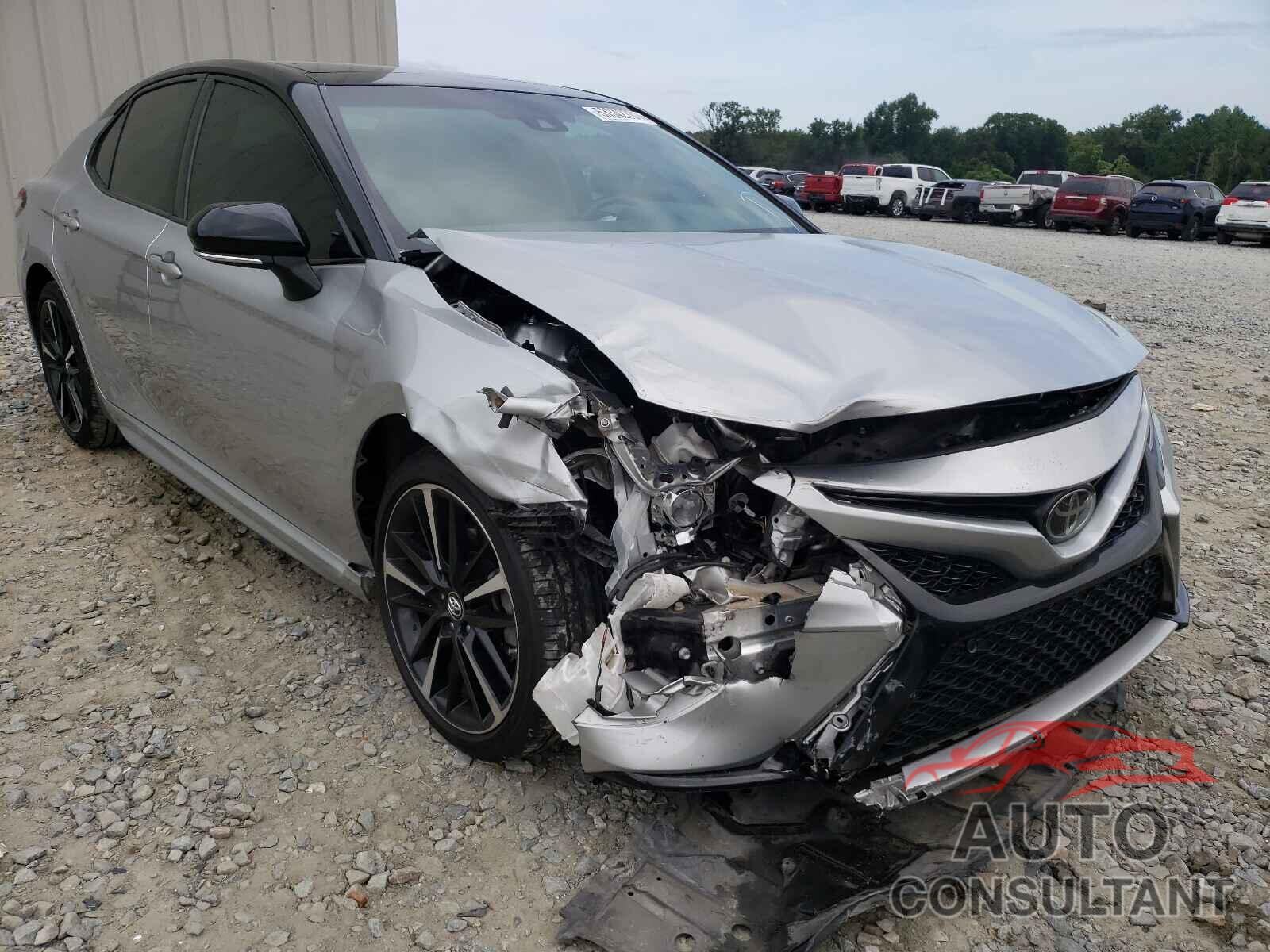 TOYOTA CAMRY 2018 - 4T1B61HK2JU088042
