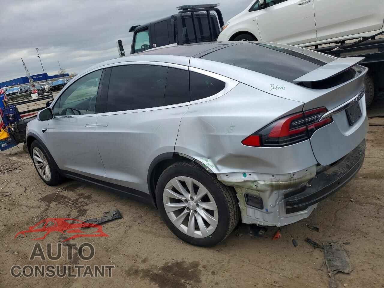 TESLA MODEL X 2017 - 5YJXCDE20HF061014