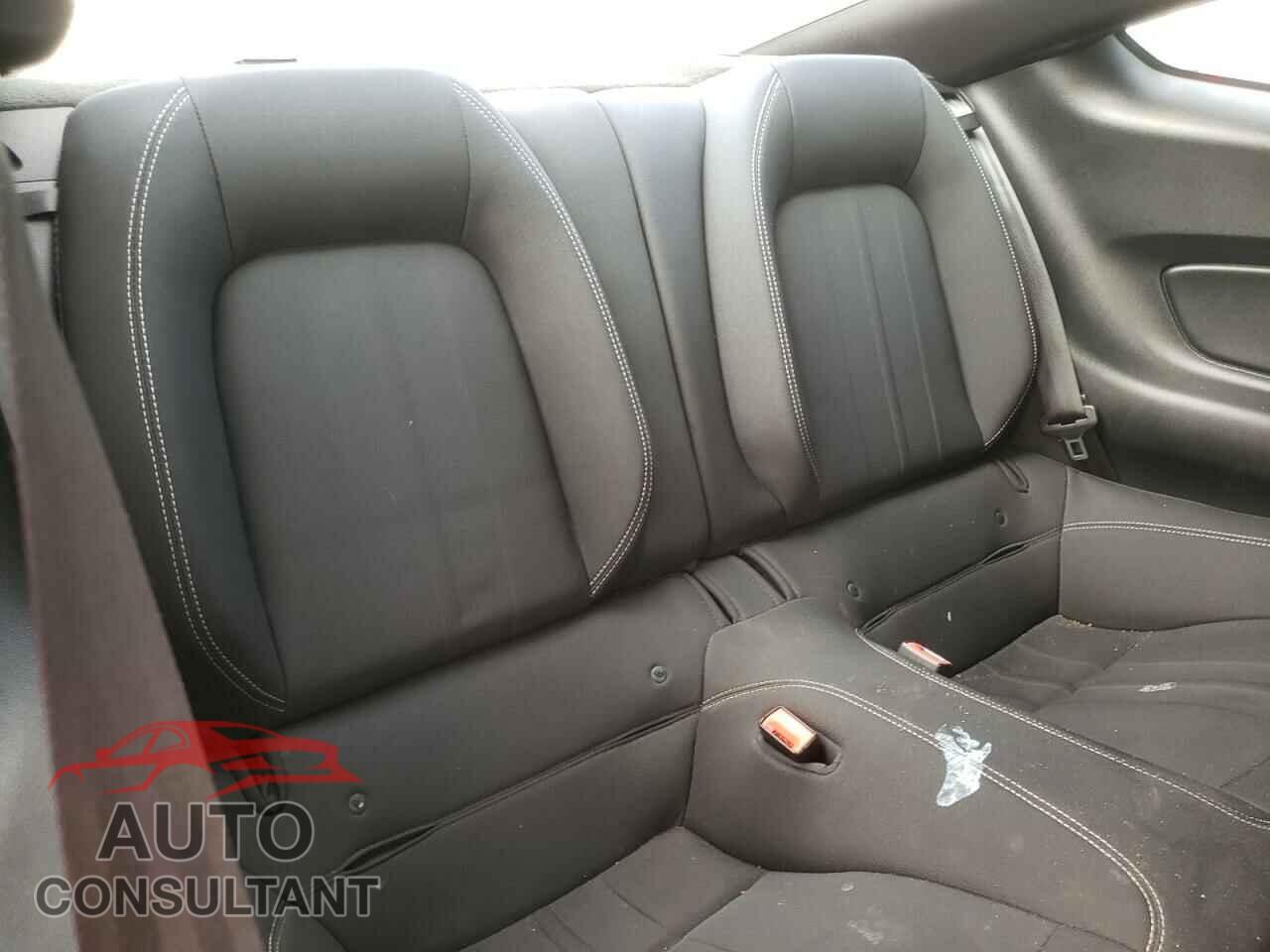 FORD MUSTANG 2018 - 1FA6P8TH0J5104939