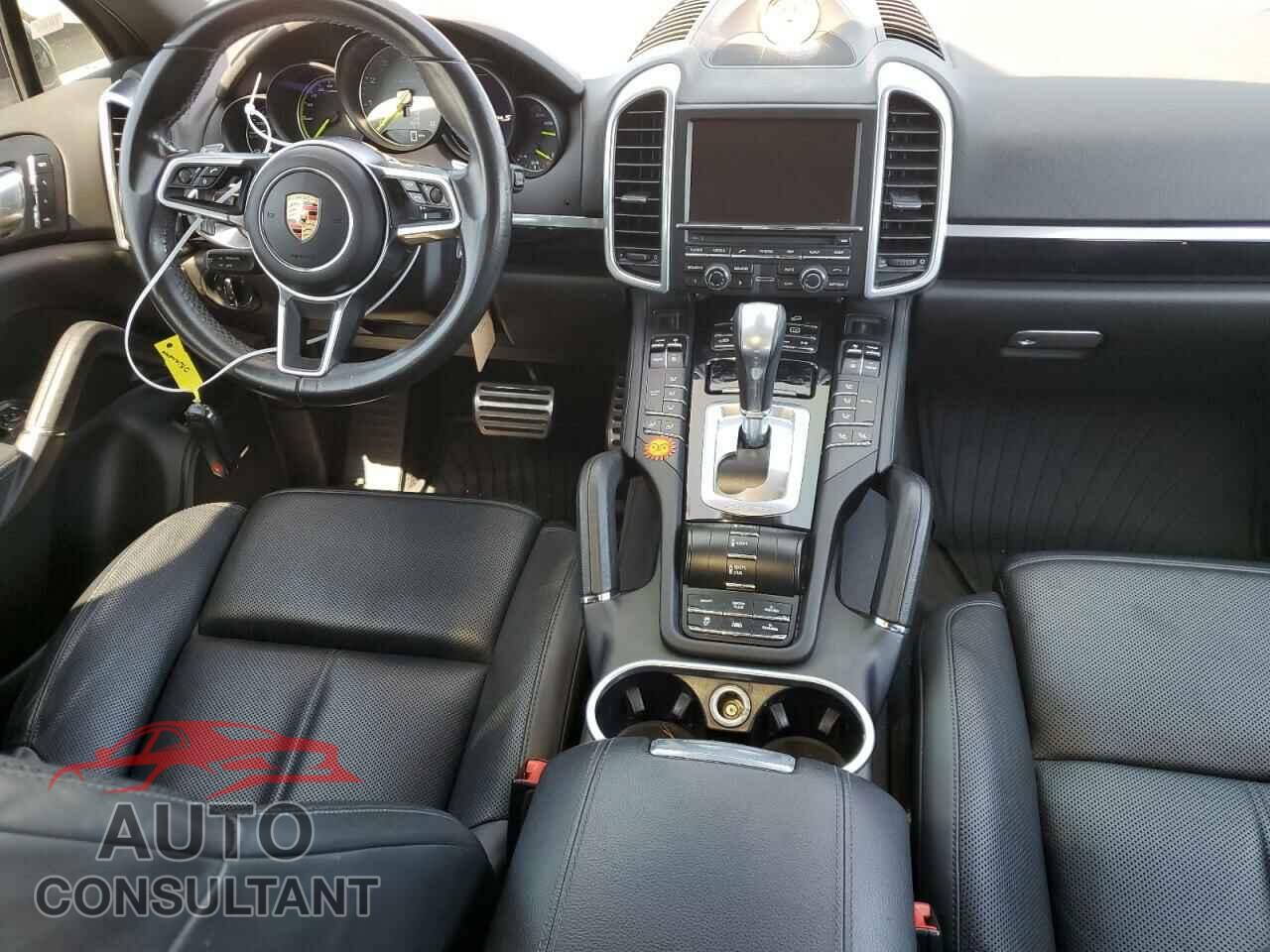 PORSCHE CAYENNE 2016 - WP1AE2A29GLA17680