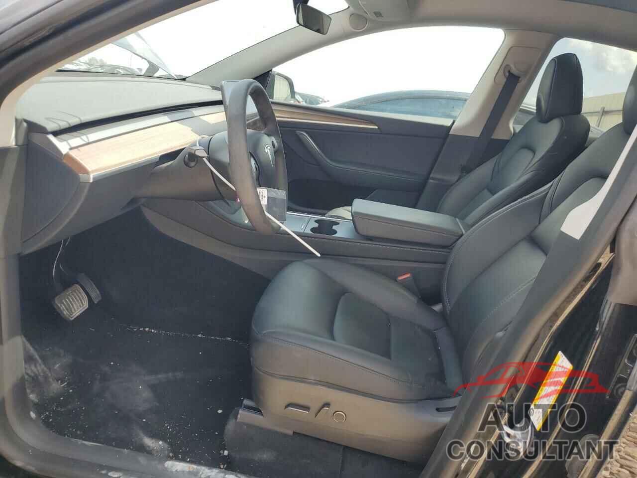 TESLA MODEL Y 2023 - 7SAYGAEEXPF709736