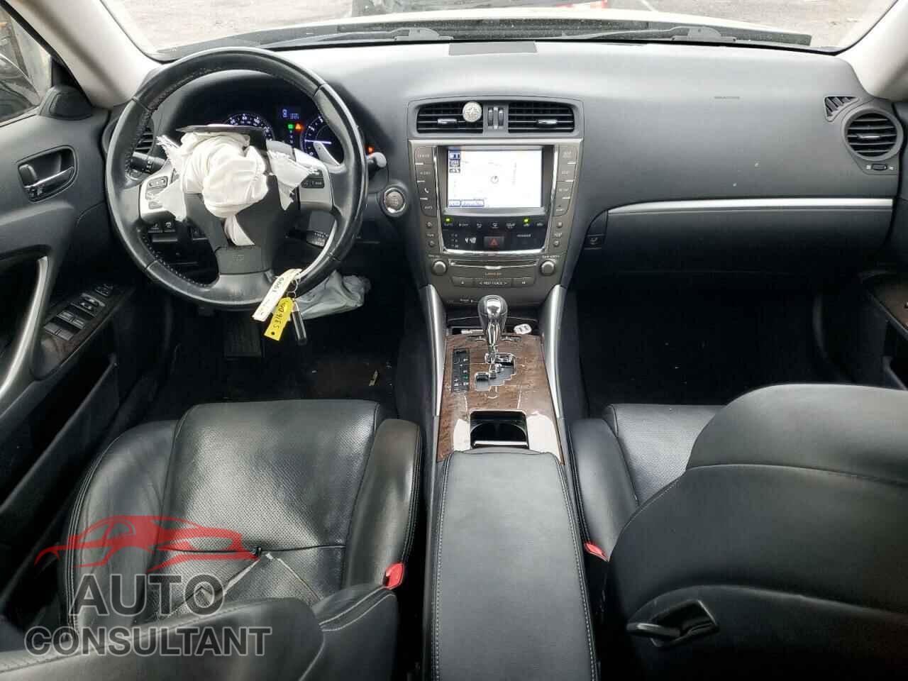 LEXUS IS 2014 - JTHFF2C2XE2531606