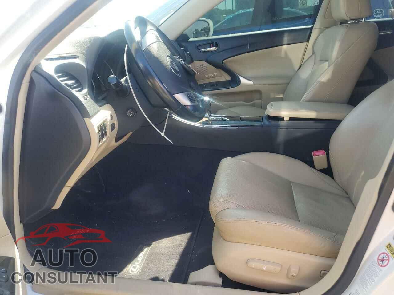 LEXUS IS 2012 - JTHCE5C29C5002439
