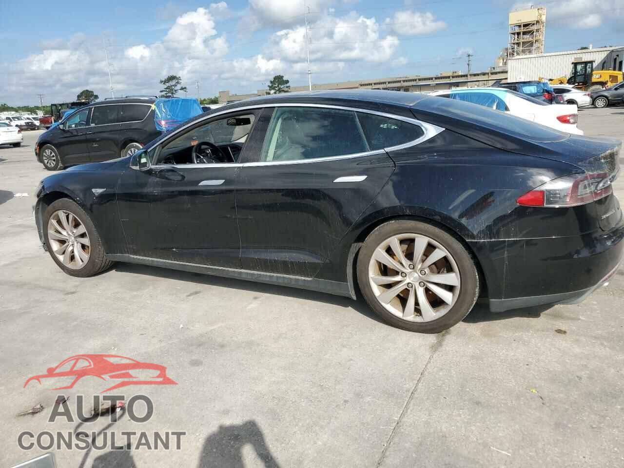 TESLA MODEL S 2013 - 5YJSA1DP2DFP28056