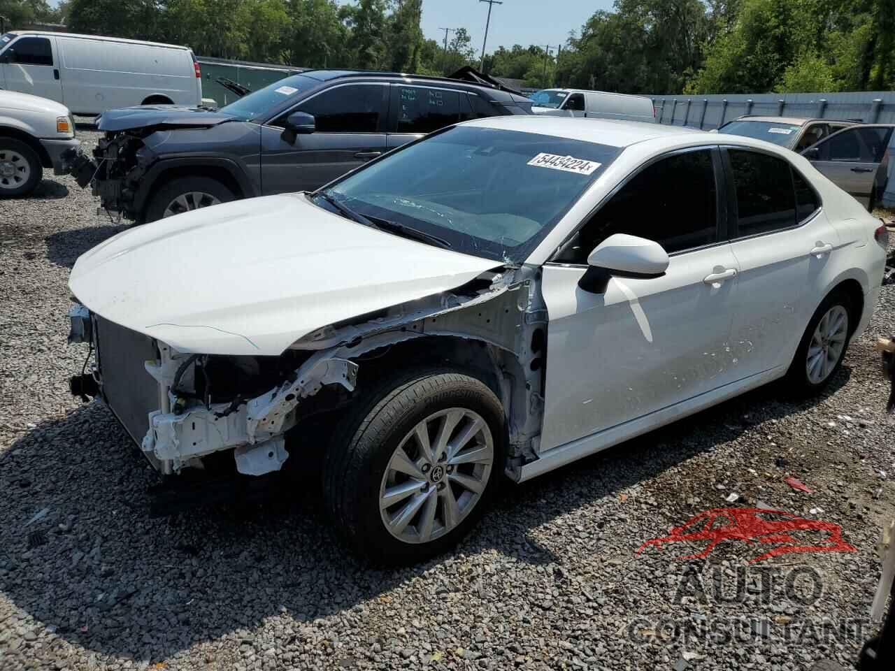 TOYOTA CAMRY 2022 - 4T1C11AK8NU682749