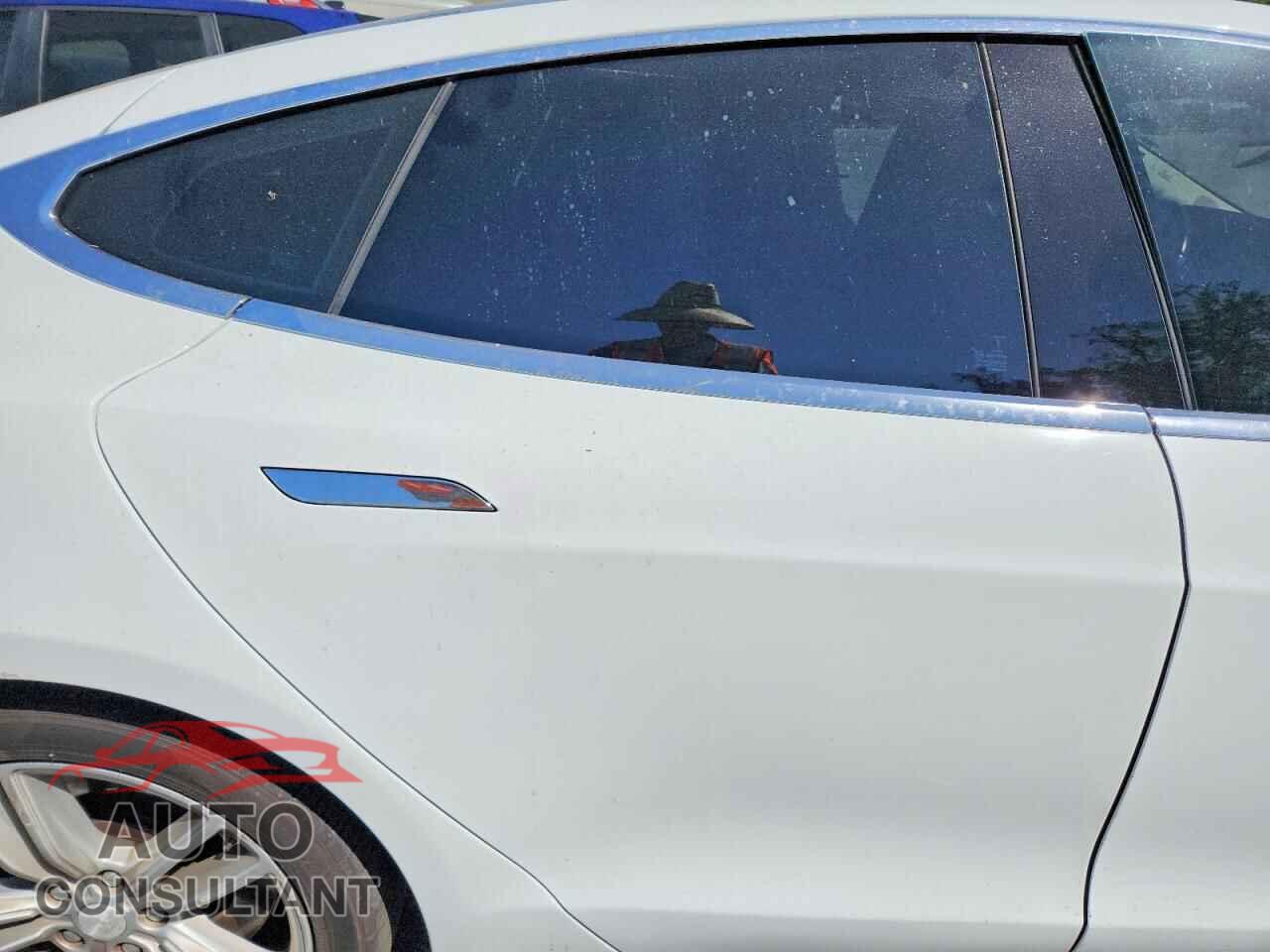 TESLA MODEL S 2015 - 5YJSA1E23FF109097