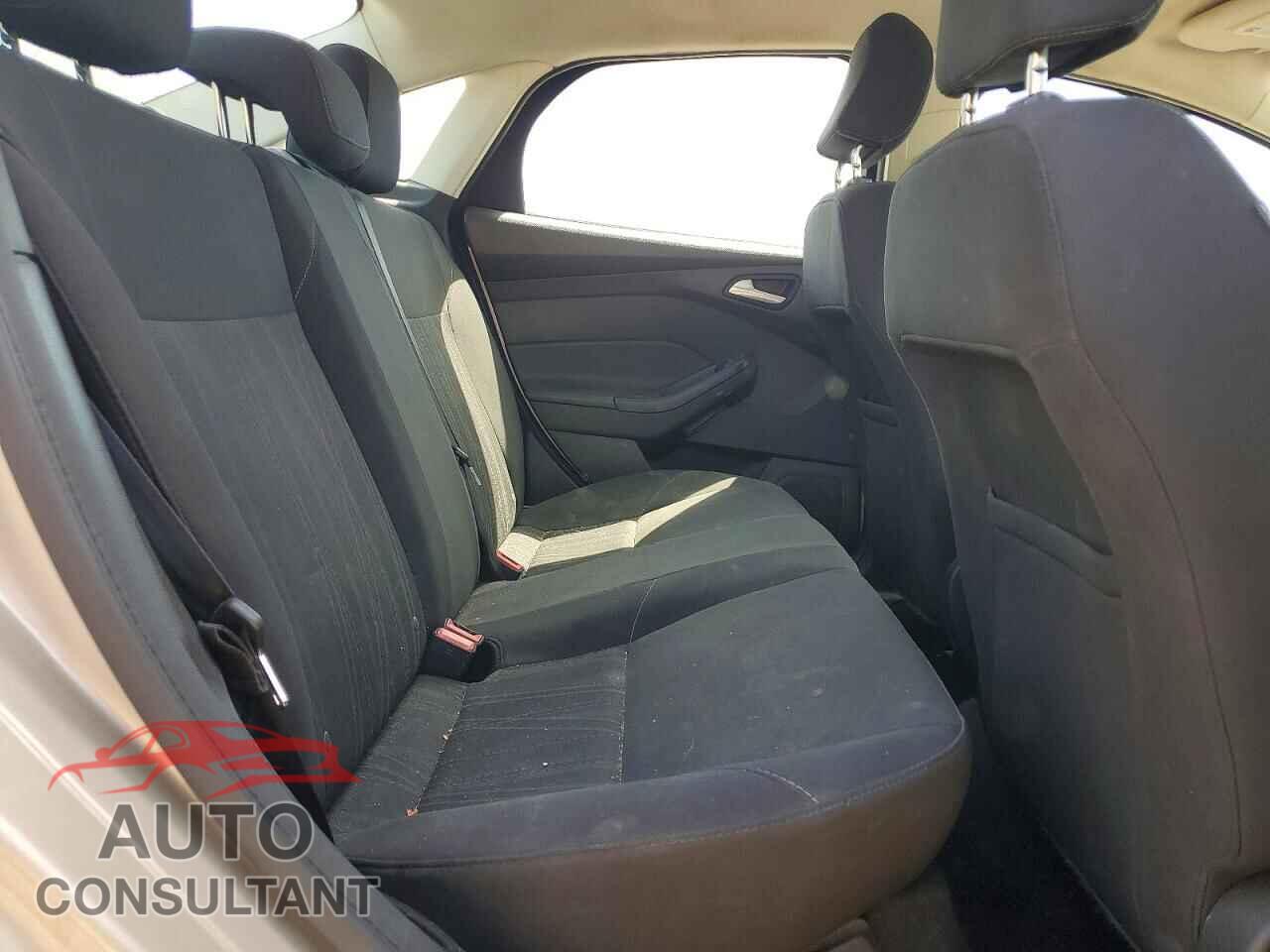 FORD FOCUS 2017 - 1FADP3F24HL275829