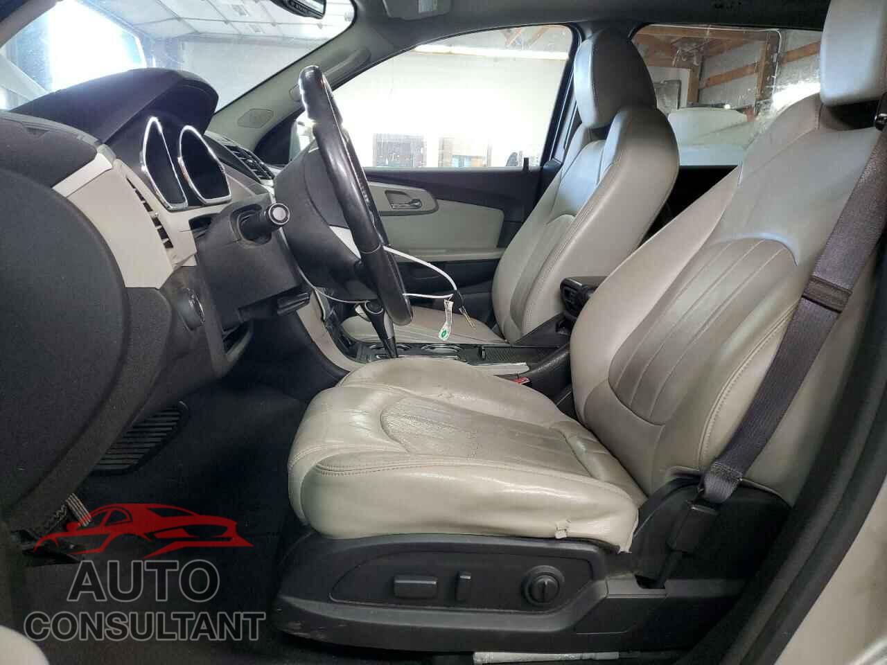 CHEVROLET TRAVERSE 2012 - 1GNKVLED2CJ110822
