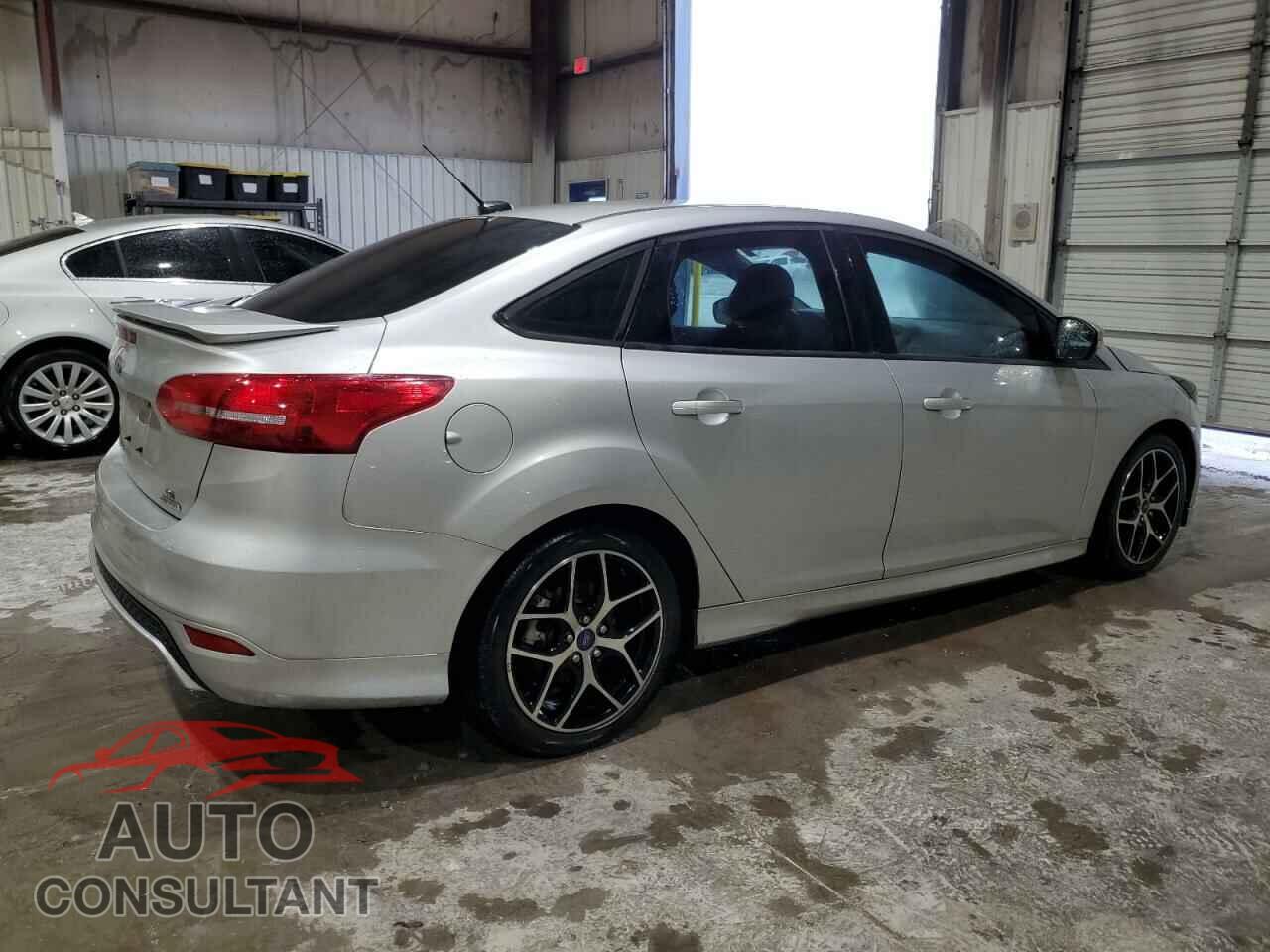 FORD FOCUS 2015 - 1FADP3F25FL269051