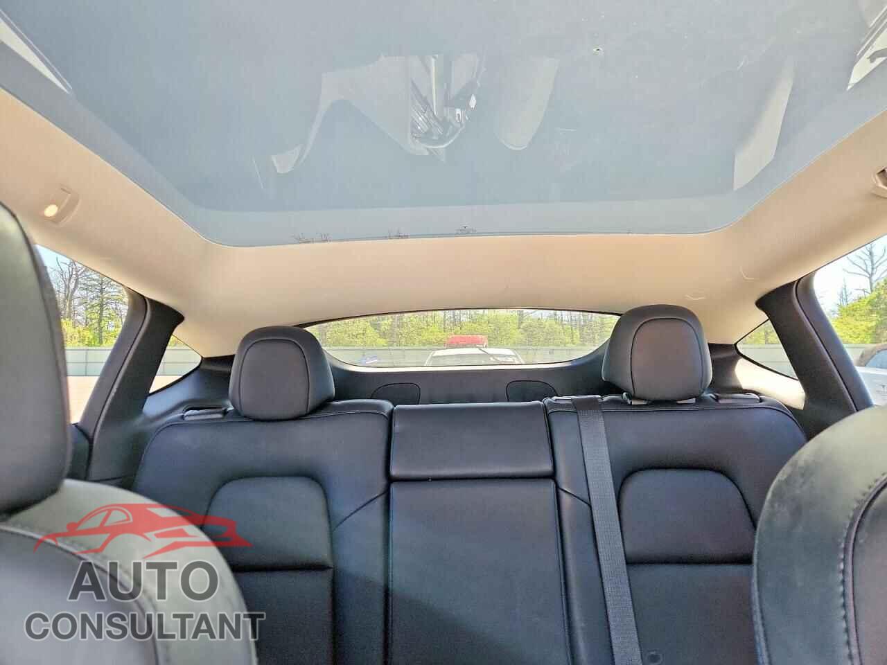 TESLA MODEL Y 2022 - 7SAYGDEE0NF374730