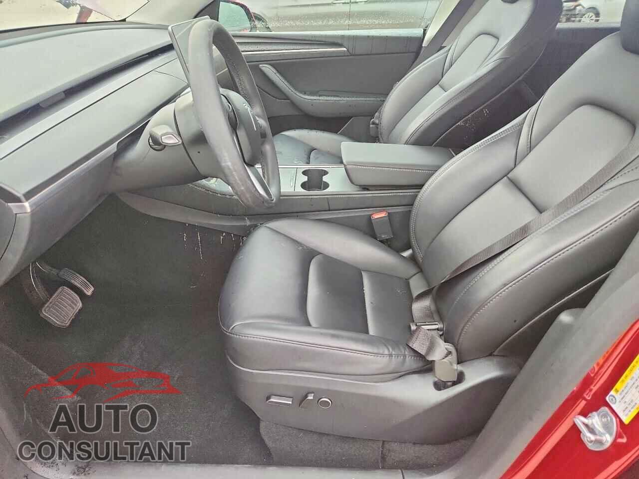 TESLA MODEL Y 2024 - 7SAYGAEE6RF092676