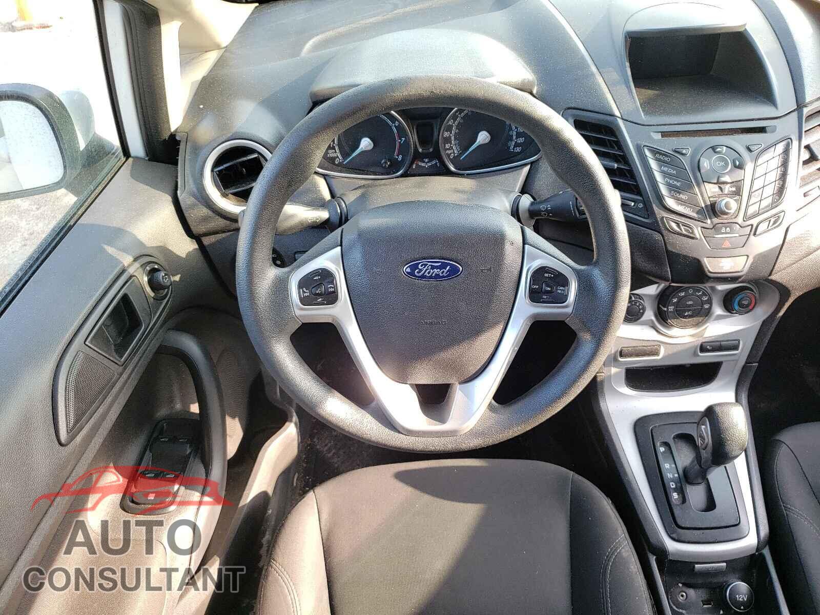 FORD FIESTA 2017 - 3FADP4EJ0HM135760