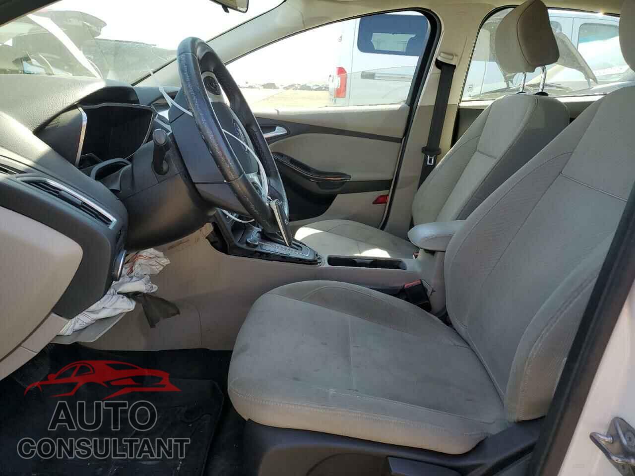 FORD FOCUS 2017 - 1FADP3R41HL224558