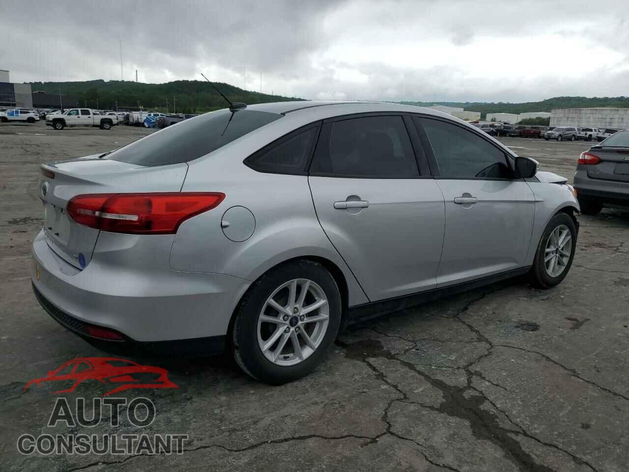 FORD FOCUS 2017 - 1FADP3F28HL270925