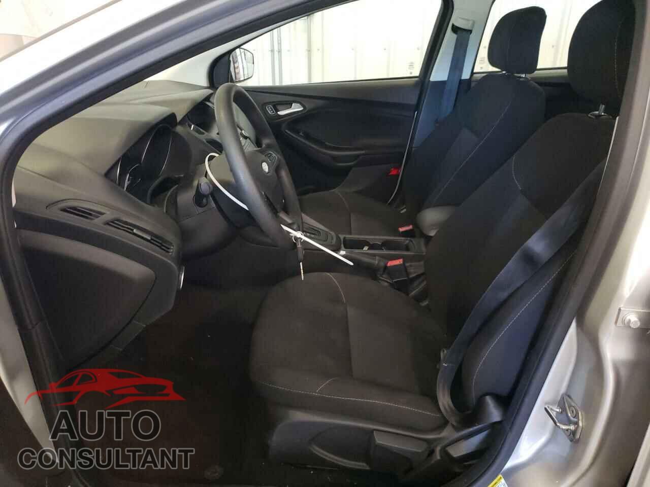 FORD FOCUS 2017 - 1FADP3F20HL319924