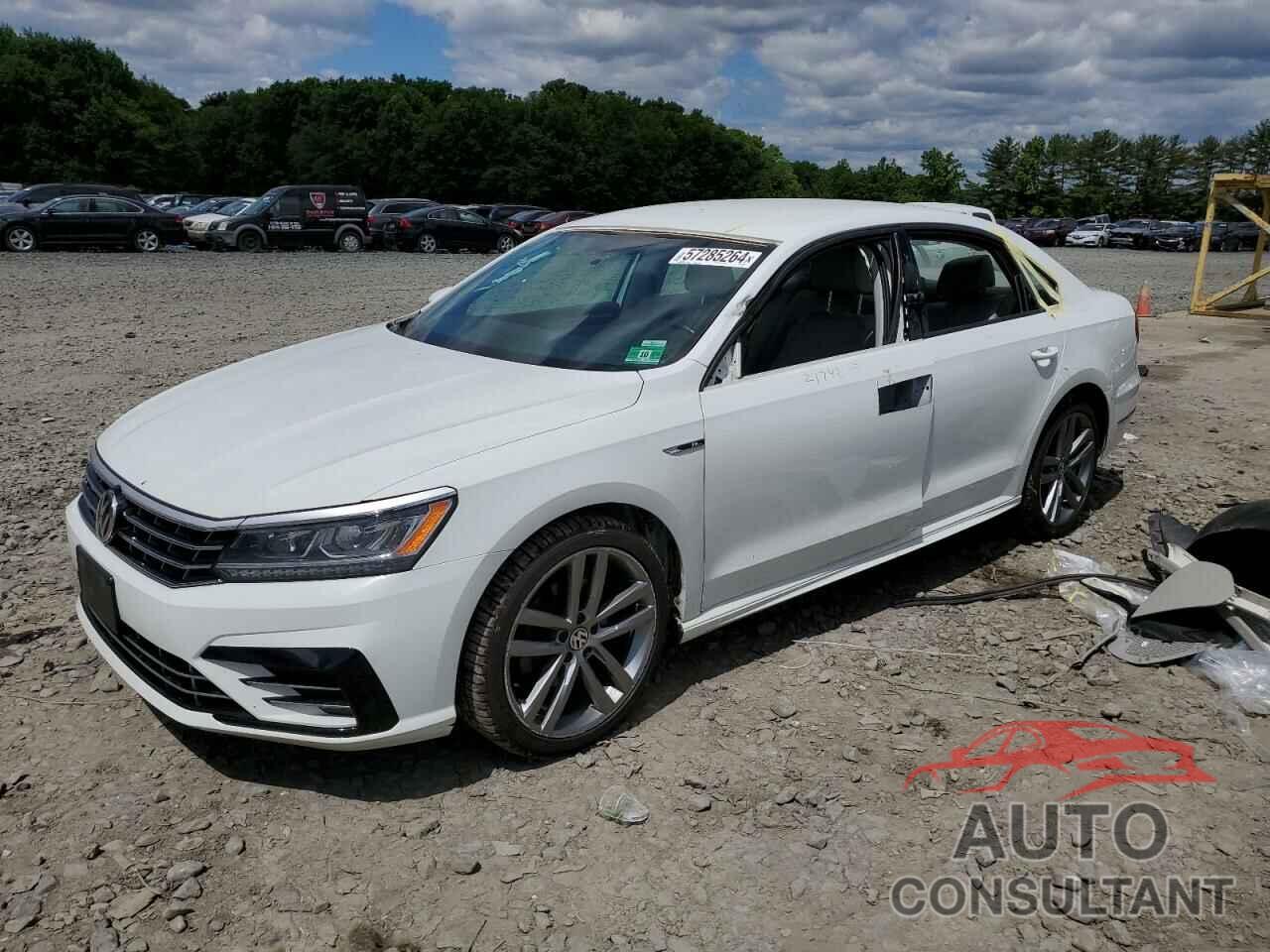 VOLKSWAGEN PASSAT 2018 - 1VWAA7A30JC049487