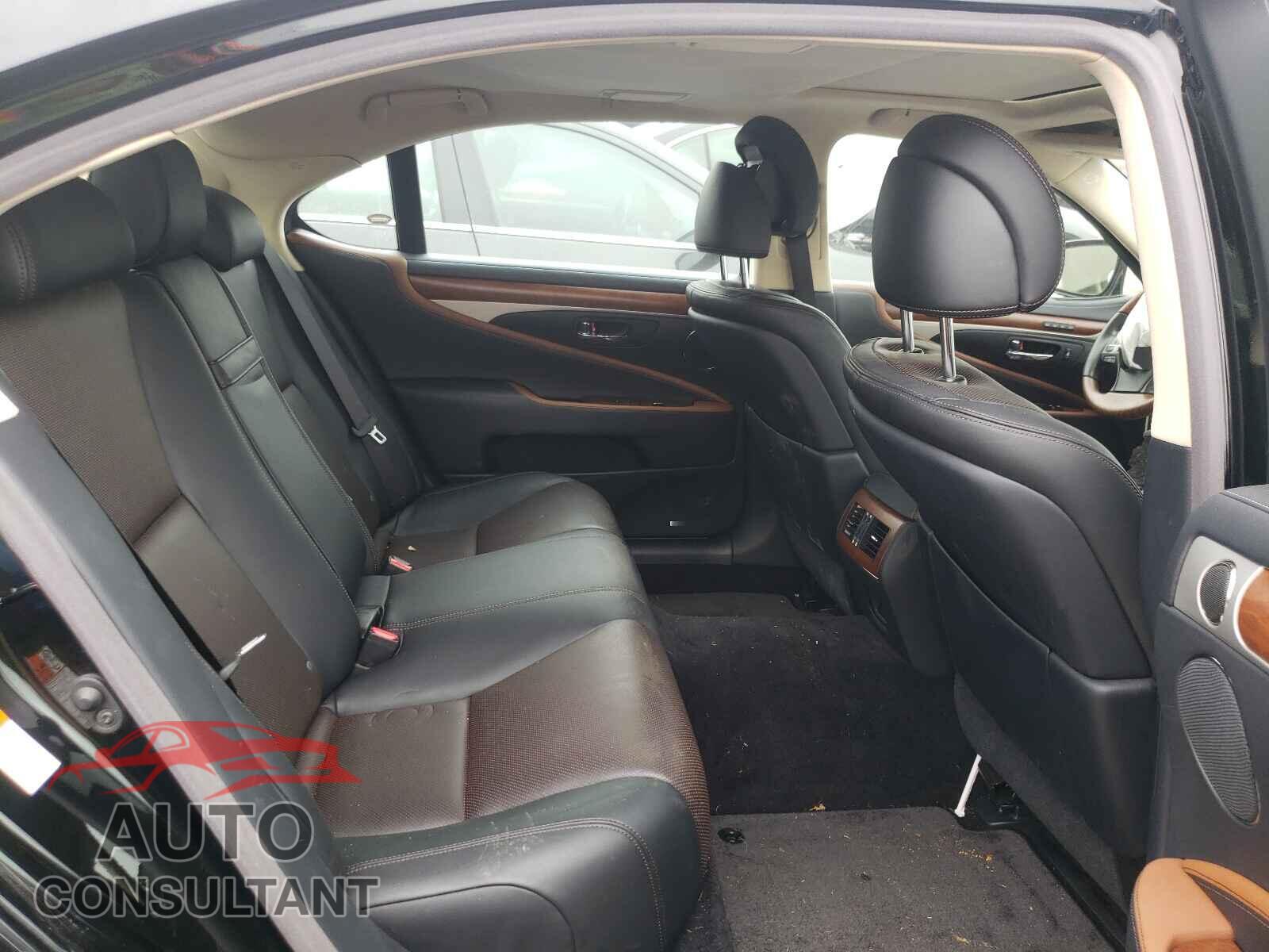 LEXUS LS460 2017 - JTHGL5EF8H5057818